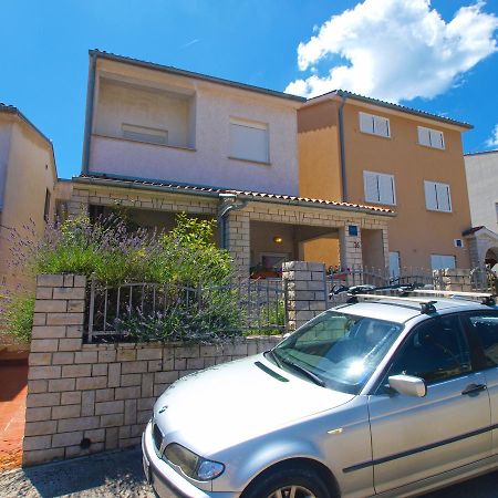 Apartments Mladen 1588 Pula Exterior photo