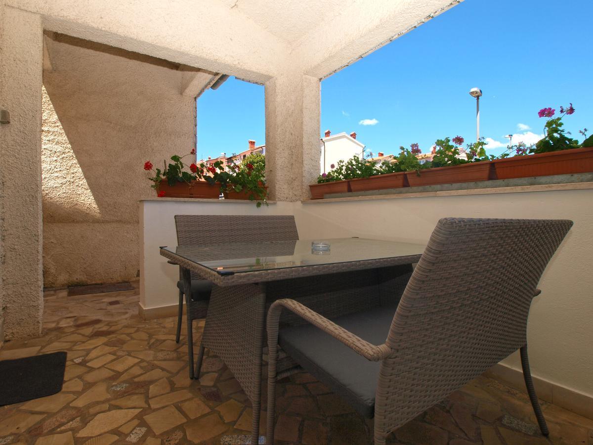 Apartments Mladen 1588 Pula Exterior photo