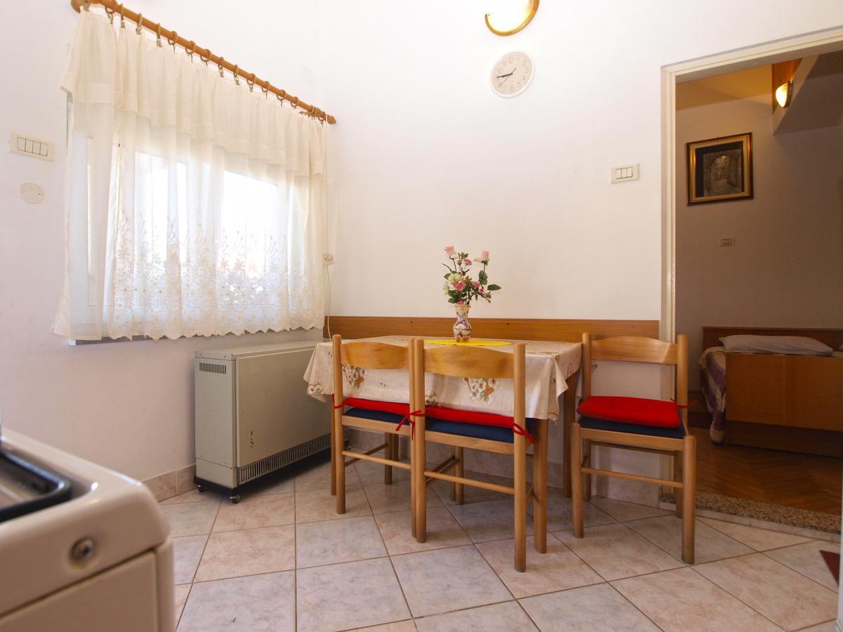 Apartments Mladen 1588 Pula Exterior photo
