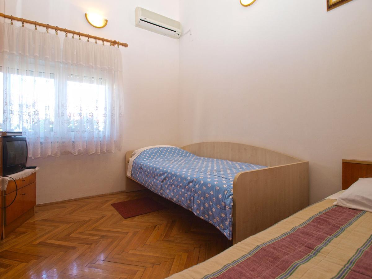 Apartments Mladen 1588 Pula Exterior photo