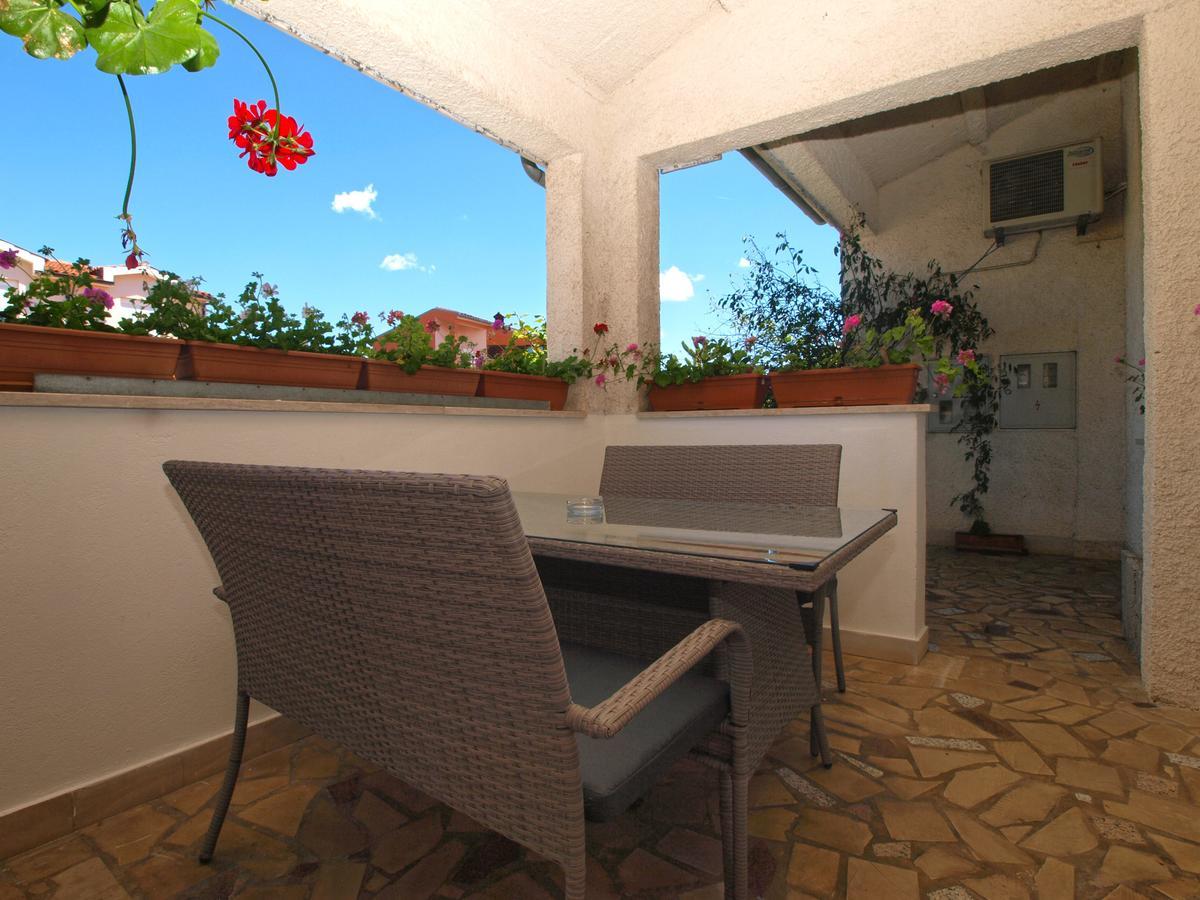 Apartments Mladen 1588 Pula Exterior photo
