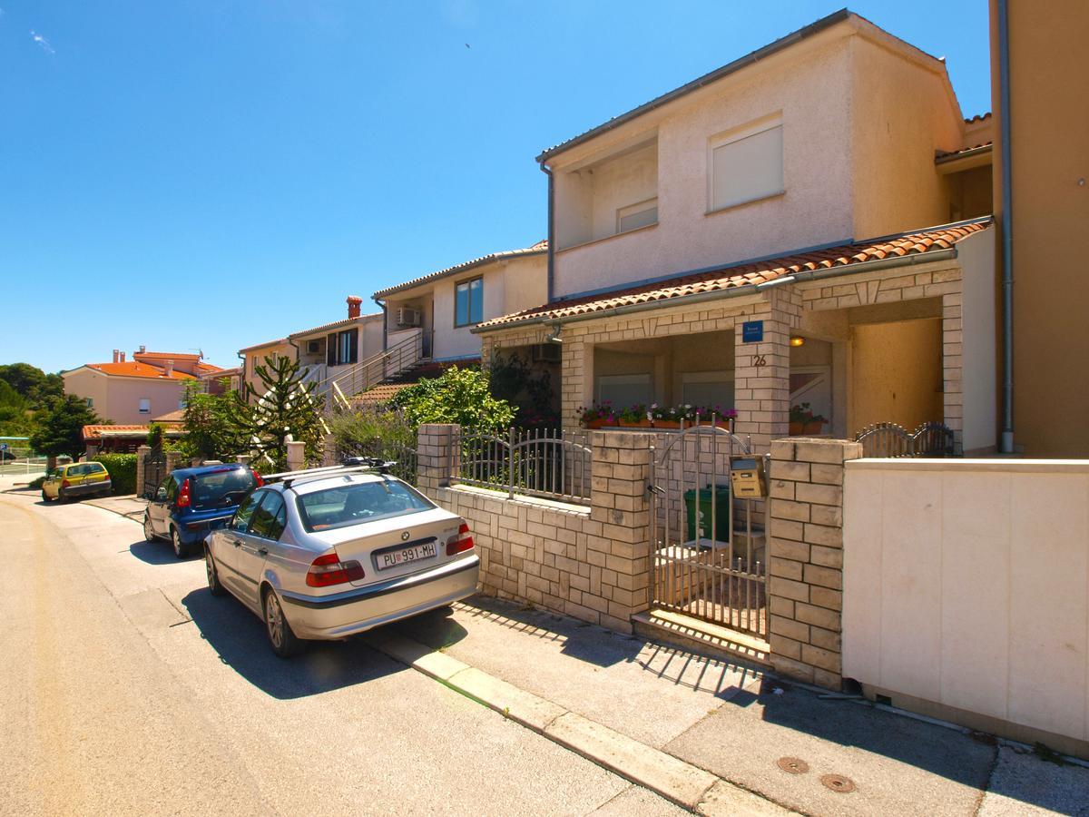 Apartments Mladen 1588 Pula Exterior photo