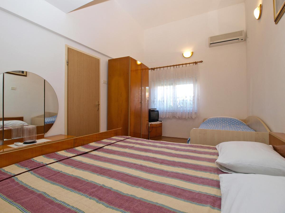 Apartments Mladen 1588 Pula Exterior photo