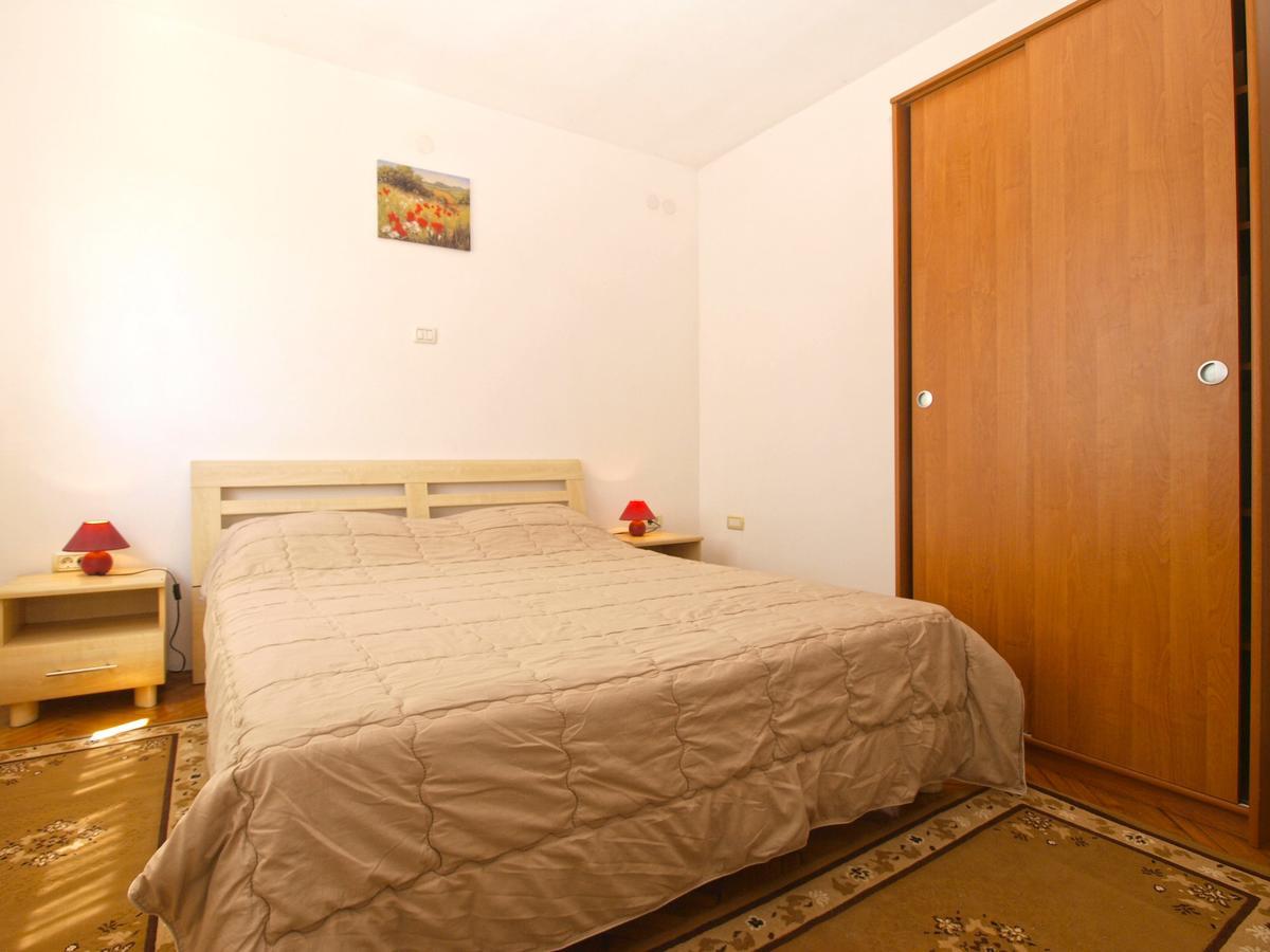 Apartments Mladen 1588 Pula Exterior photo